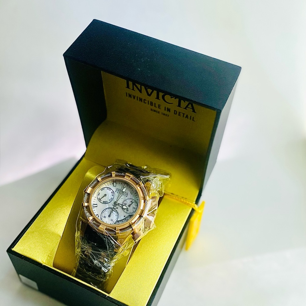UNISEX OPAL/GOLD INVICTA WATCH